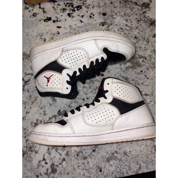 Preowned Jordan Access White/Black Size 7 (Mens/GS) ~8-8.5 Womens main image 4